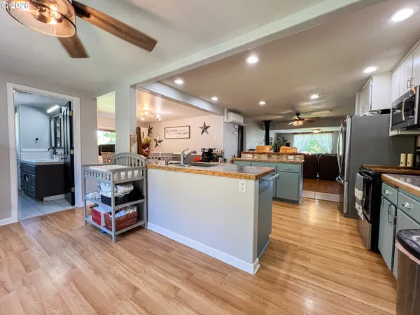 $305,000 | 858 East Main Street, John Day, OR 97845