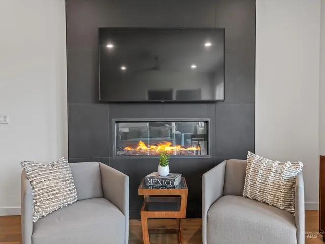 $649,900 | 1251 East Echelon Ridge Lane, Boise, ID 83716