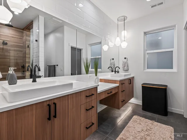 $649,900 | 1251 East Echelon Ridge Lane, Boise, ID 83716