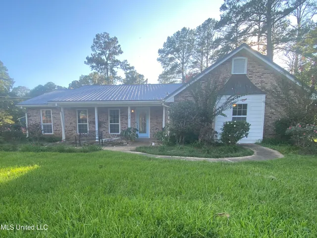 $240,000 | 5039 Forest Hill Road, Byram, MS 39272
