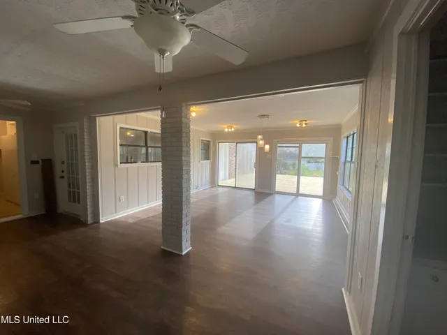 $240,000 | 5039 Forest Hill Road, Byram, MS 39272