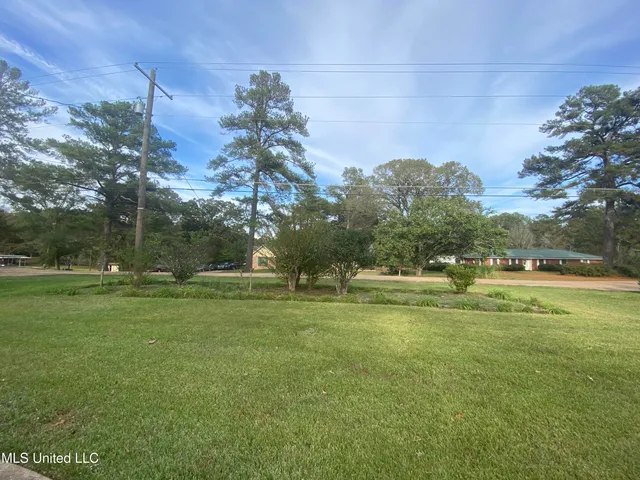 $240,000 | 5039 Forest Hill Road, Byram, MS 39272