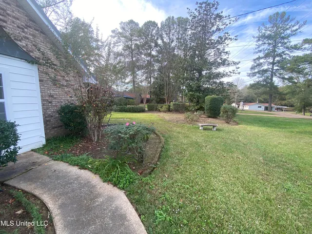 $240,000 | 5039 Forest Hill Road, Byram, MS 39272