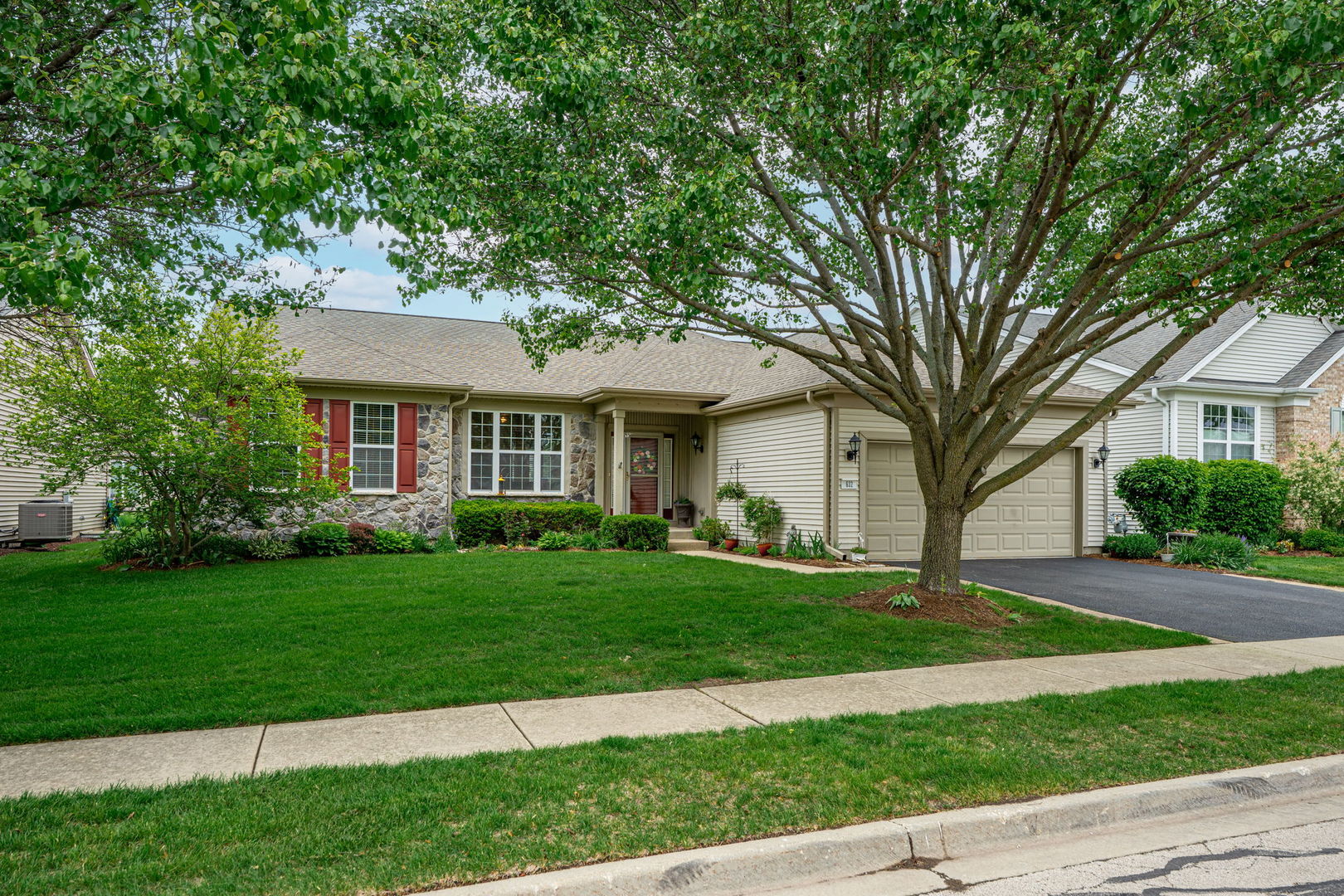 632 Tuscan View Drive Elgin, IL 60124 - Photo 3 of 52 a front view of a house with a yard