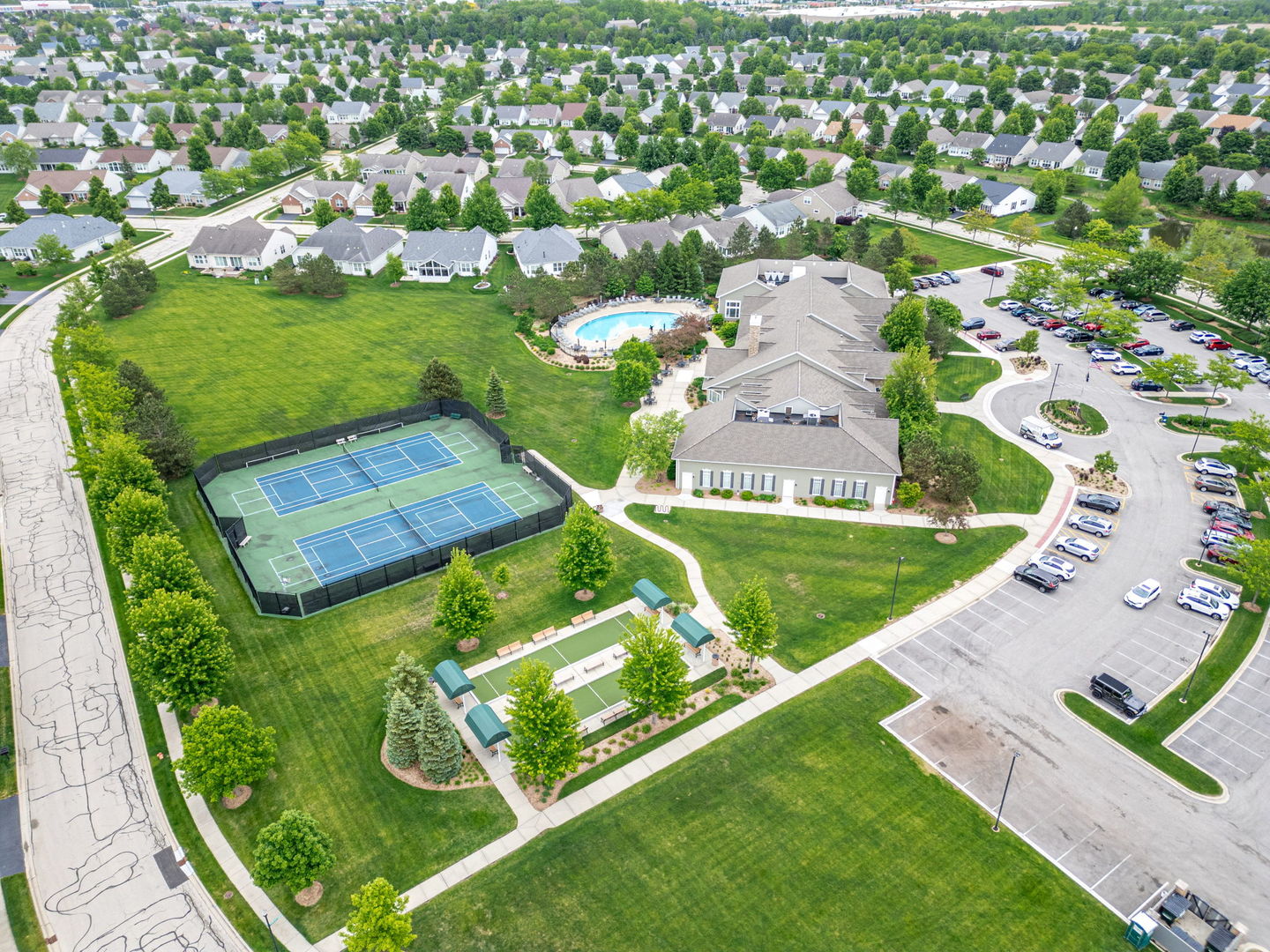 632 Tuscan View Drive Elgin, IL 60124 - Photo 48 of 52 an aerial view of a