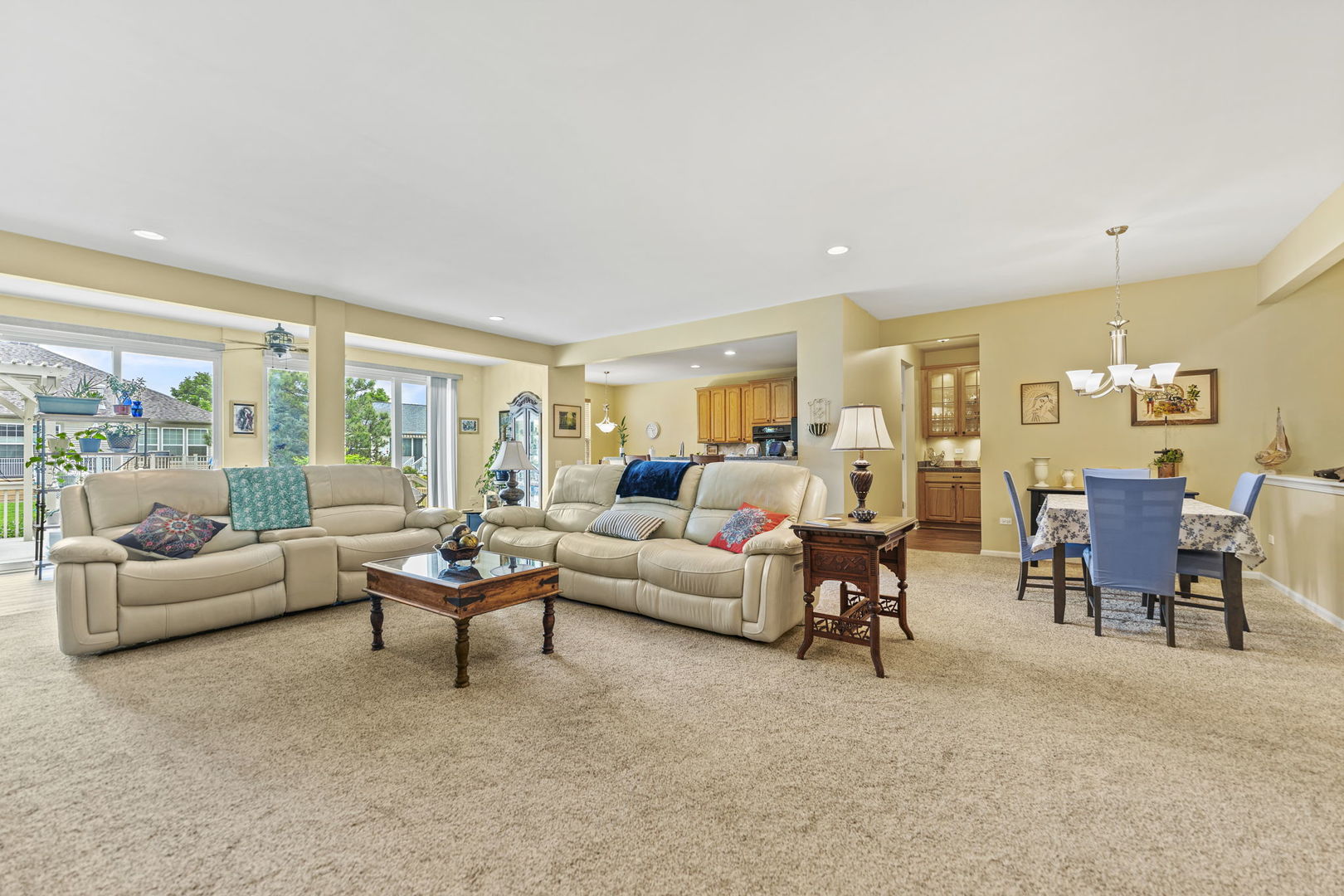632 Tuscan View Drive Elgin, IL 60124 - Photo 9 of 52 a living room with furniture and a large window