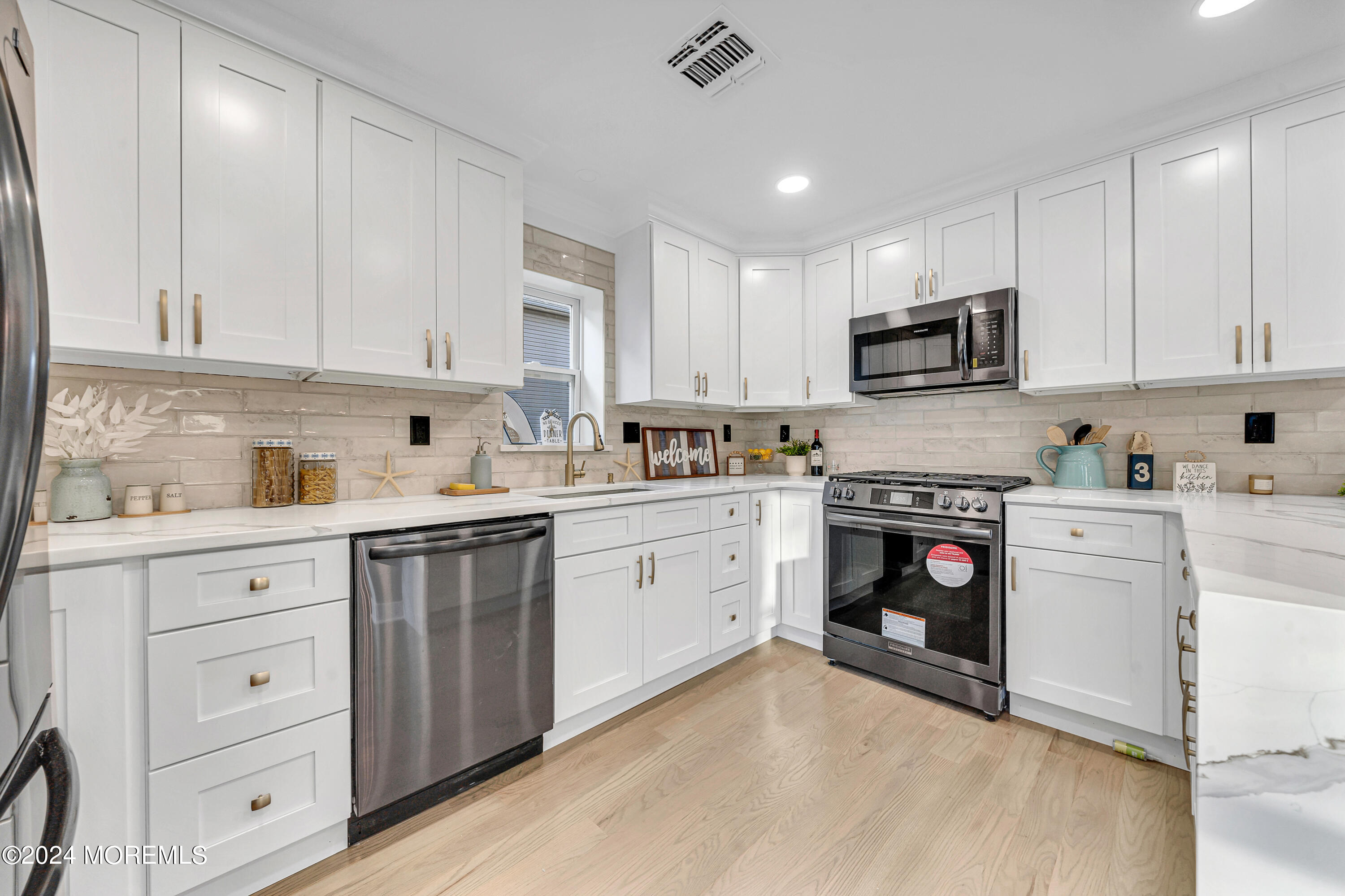 59 5th Street Highlands, NJ 07732 - Photo 17 of 72 AKN09531