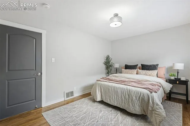 a bathroom with a toilet