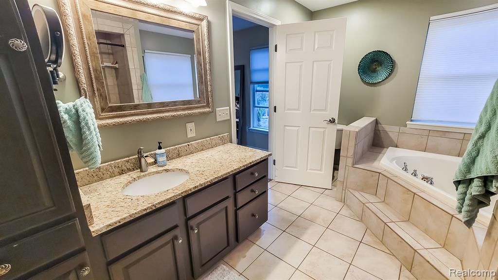 7245 Johnson Road Flushing, MI 48433 - Photo 24 of 48 Gallery Image 24
