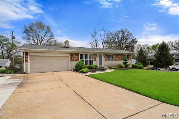 $274,900 | 3118 Milissa Lane, St. Louis, MO 63125