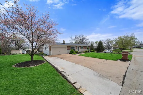 $274,900 | 3118 Milissa Lane, St. Louis, MO 63125