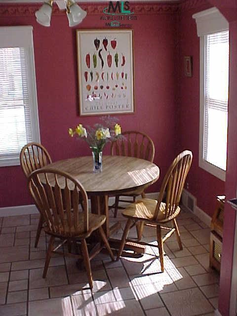 983 Fisher Road Grosse Pointe, MI 48230 - Photo 7 of 9 782817-6.JPG