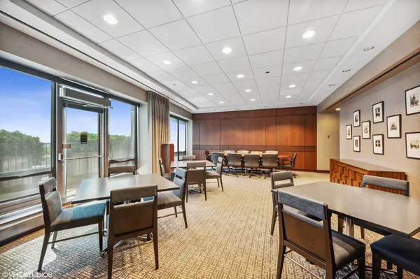 $1,125,000 | 130 North Garland Court, Unit 4101, Chicago, IL 60602