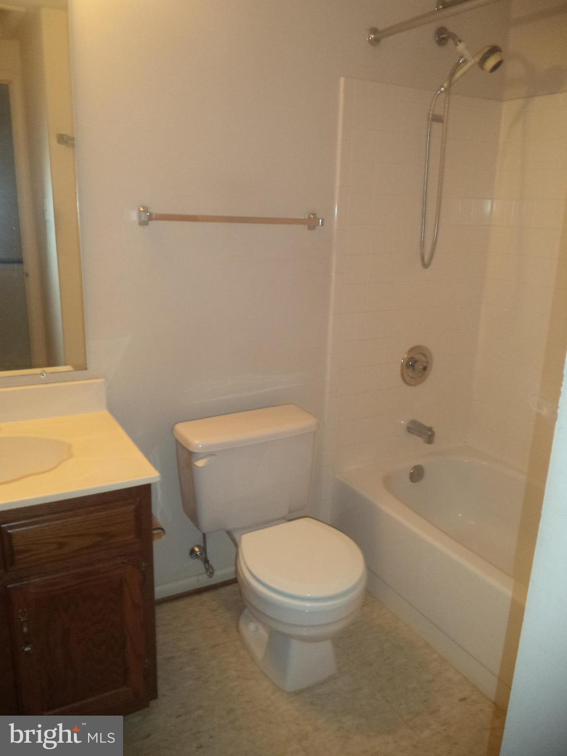 8537 Rhuddlan Road Baltimore, MD 21236 - Photo 10 of 14 Bath