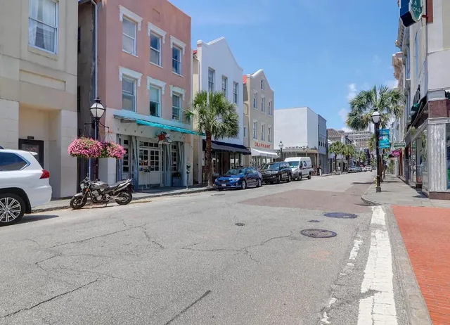 $2,395 | 295 King Street, Unit B2, Charleston, SC 29401