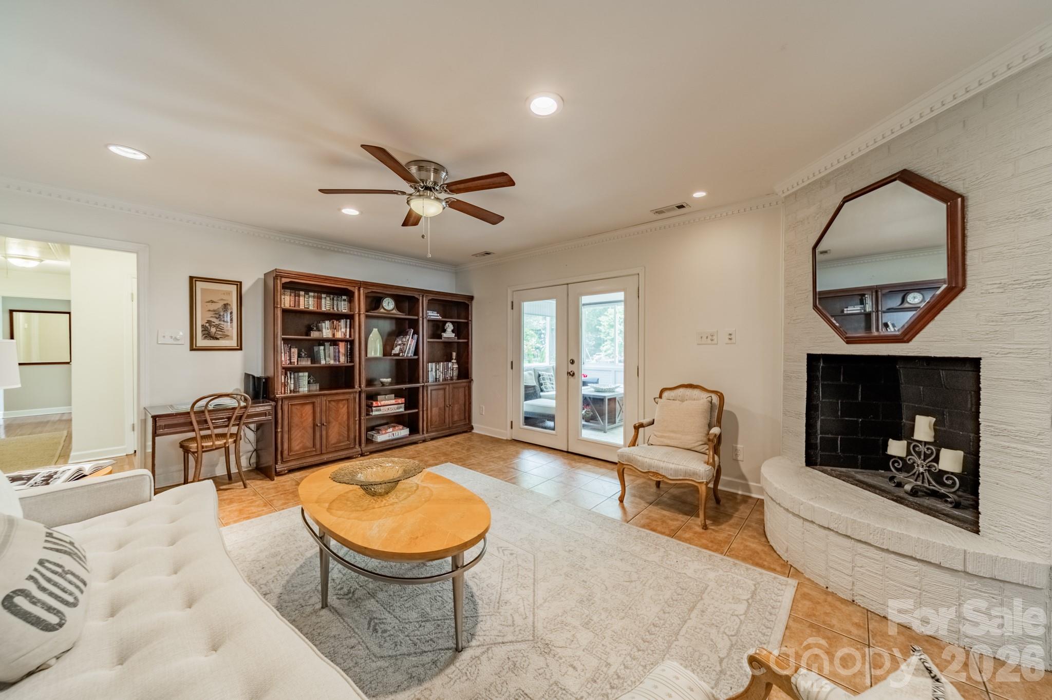 5522 Sharon Road Charlotte, NC 28210 - Photo 8 of 22 Gallery Image 8