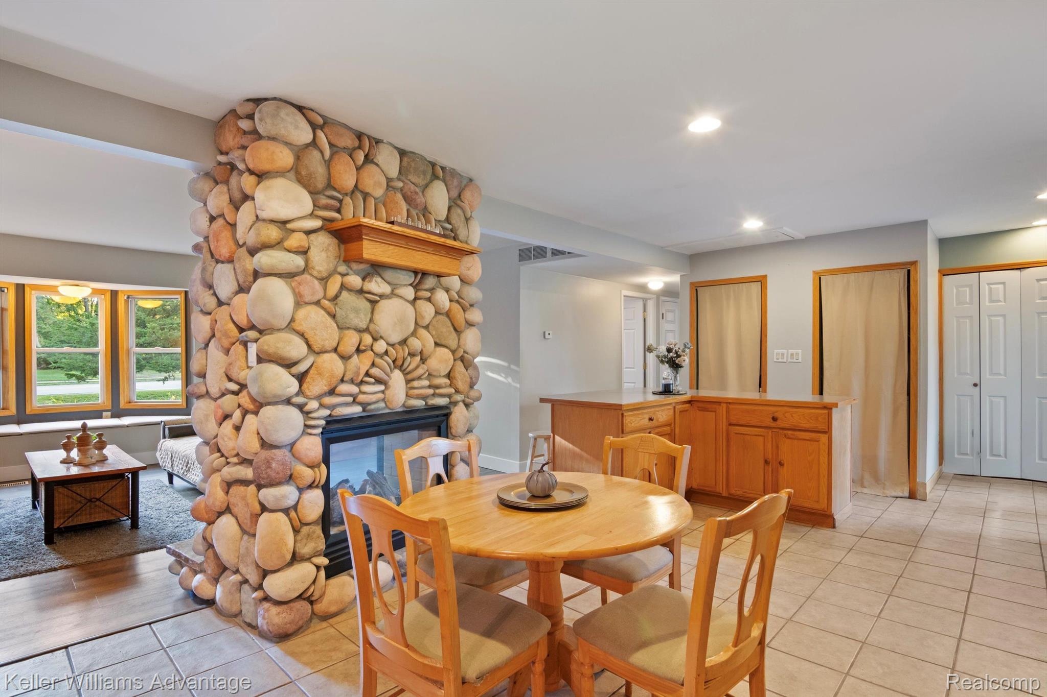 23710 Meadowbrook Road Novi, MI 48375 - Photo 8 of 26
