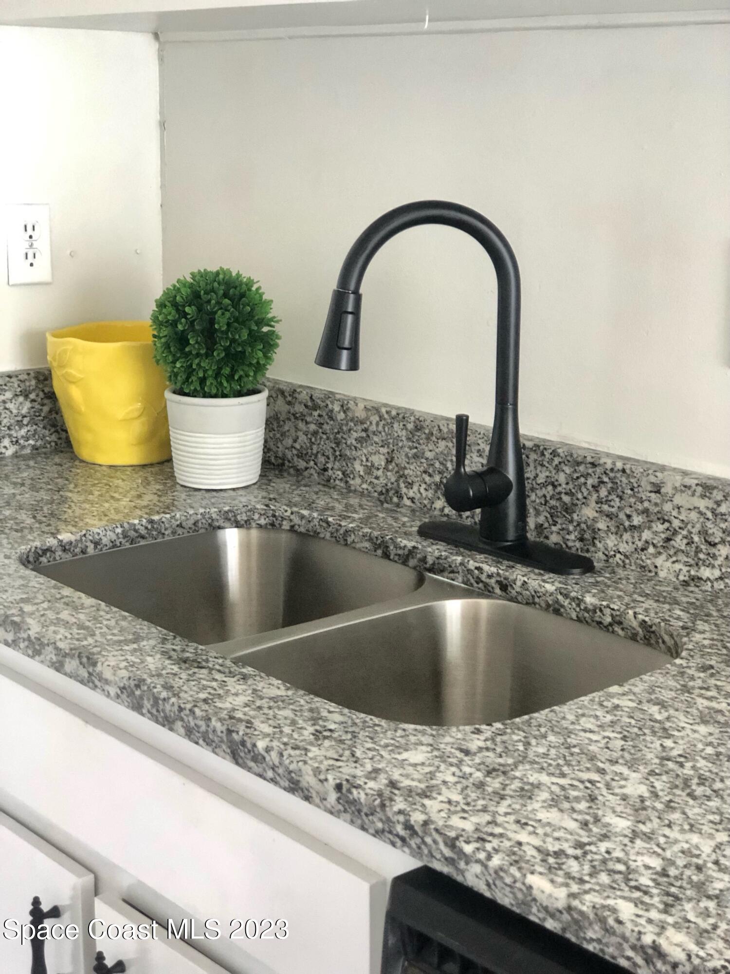 1225 North Wickham Road, Unit 721 Melbourne, FL 32935 - Photo 11 of 18 Kitchen