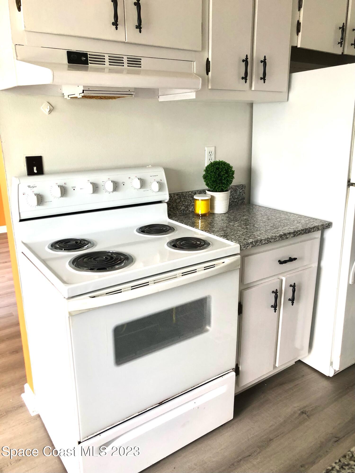 1225 North Wickham Road, Unit 721 Melbourne, FL 32935 - Photo 10 of 18 Kitchen