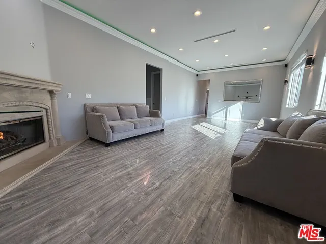 $4,500 | 10006 Samoa Avenue, Tujunga, CA 91042