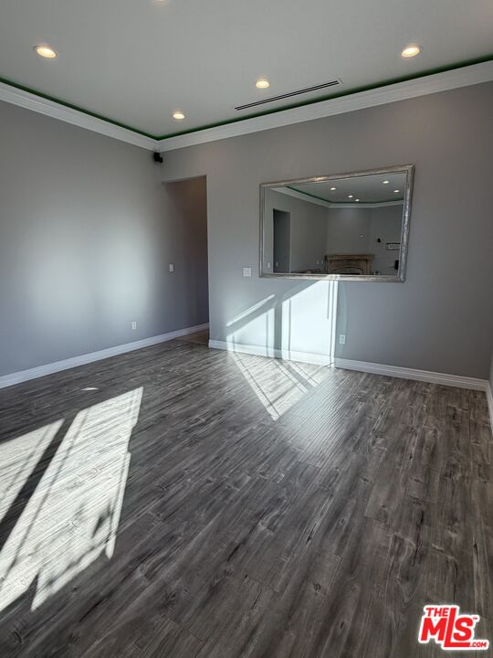 10006 Samoa Avenue Tujunga, CA 91042 - Photo 12 of 34