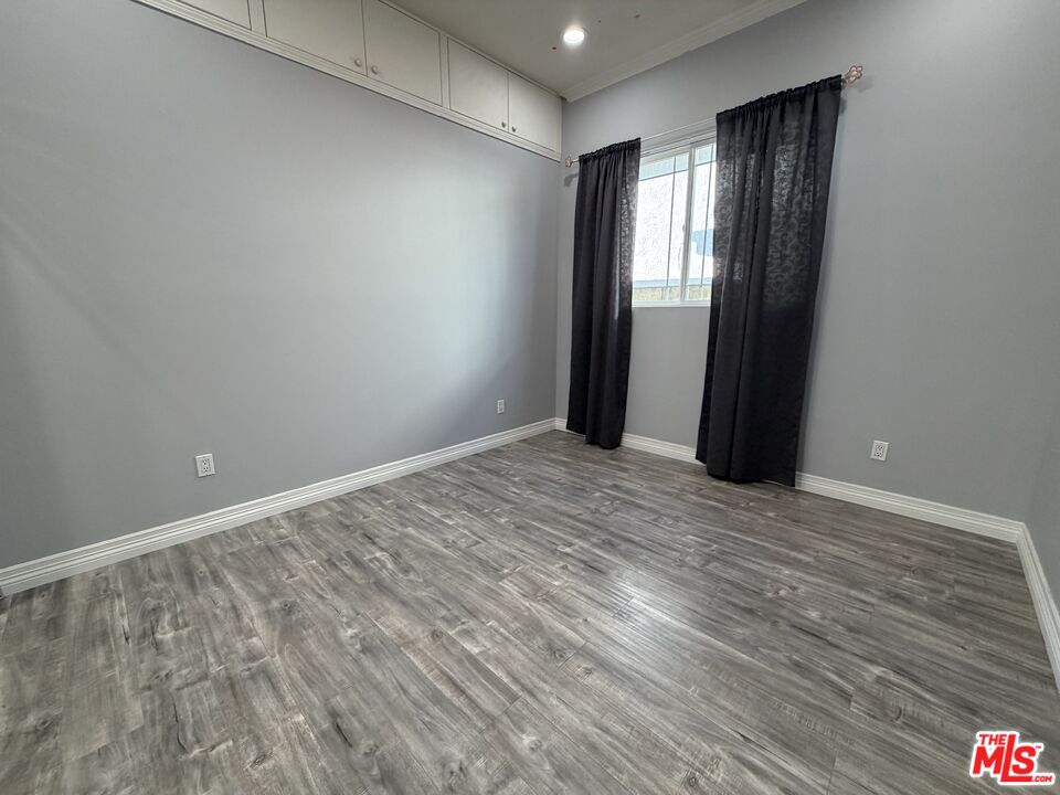 10006 Samoa Avenue Tujunga, CA 91042 - Photo 14 of 34