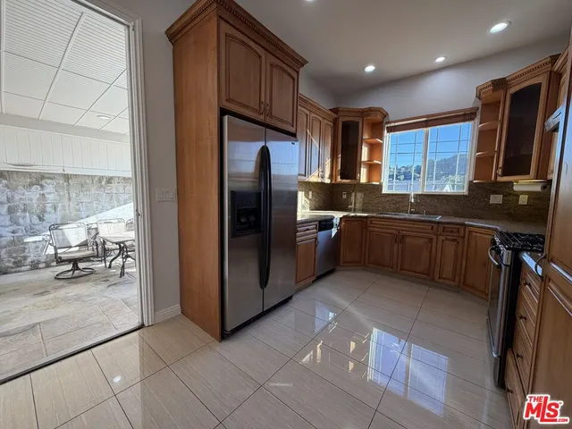 $4,500 | 10006 Samoa Avenue, Tujunga, CA 91042