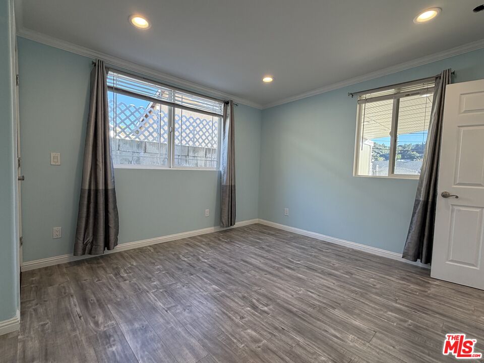 10006 Samoa Avenue Tujunga, CA 91042 - Photo 28 of 34