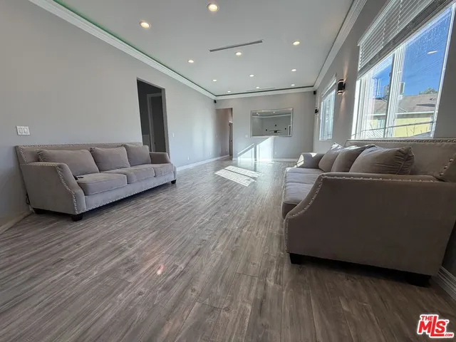 $4,500 | 10006 Samoa Avenue, Tujunga, CA 91042