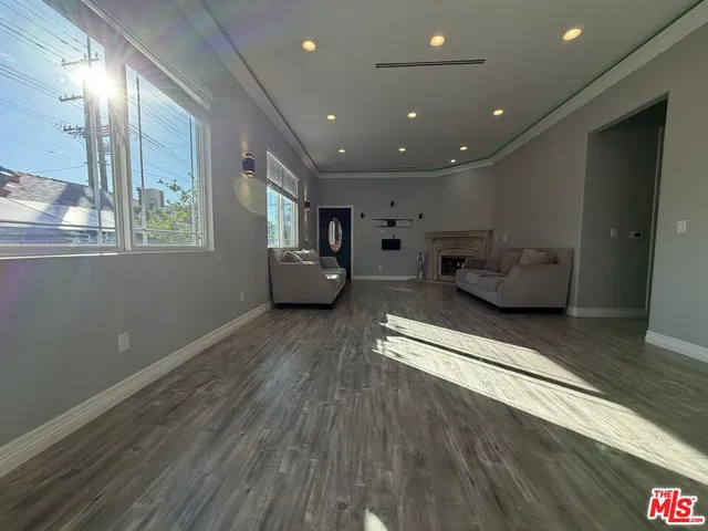 $4,500 | 10006 Samoa Avenue, Tujunga, CA 91042