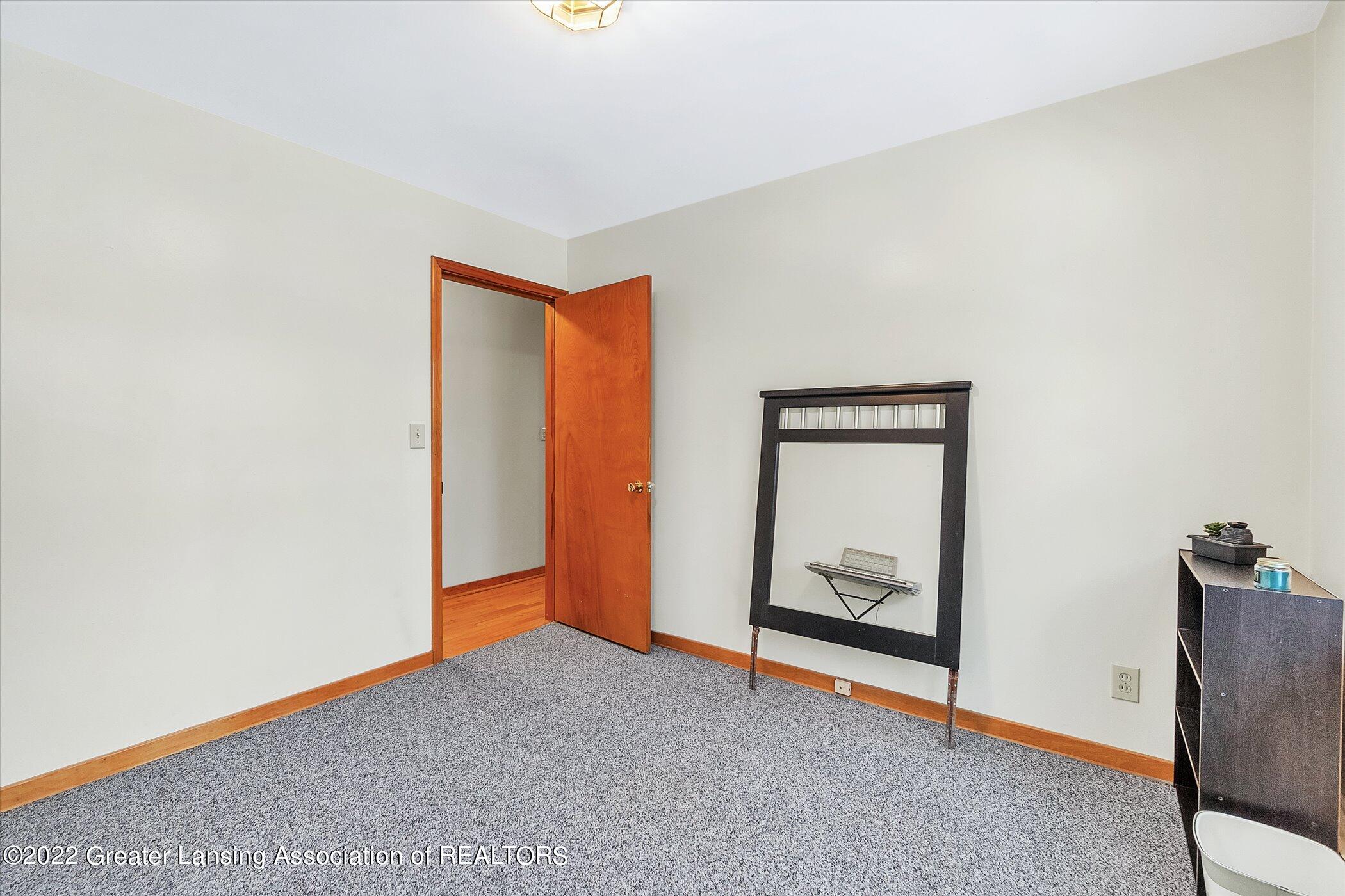 103 Oxford Road East Lansing, MI 48823 - Photo 15 of 36 15-103-Oxford-Rd-WindowStill-Real-Estate