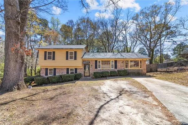 $284,995 | 554 Glen Canyon Drive, Fayetteville, NC 28303