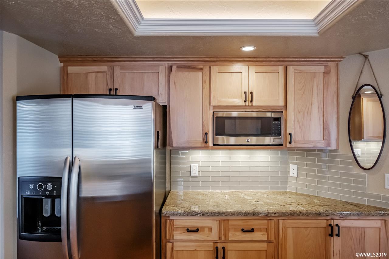 5854 Timber Ridge Drive Southeast Salem, OR 97317 - Photo 12 of 42