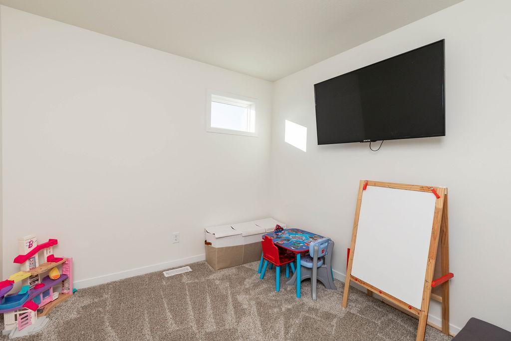 102 Lindsey Court Mapleton, ND 58059 - Photo 31 of 43