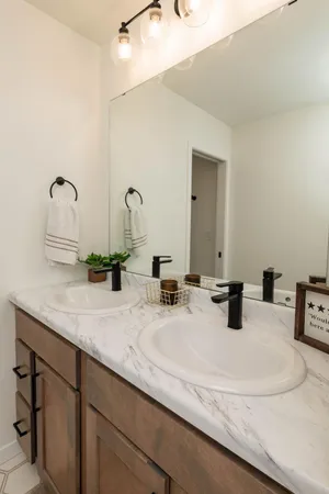 $533,000 | 102 Lindsey Court, Mapleton, ND 58059