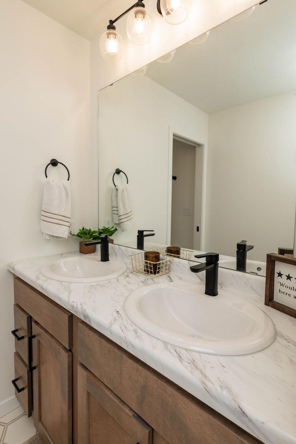 102 Lindsey Court Mapleton, ND 58059 - Photo 33 of 43