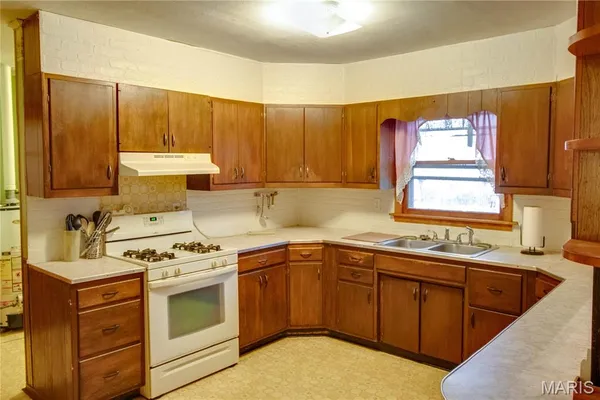 $67,500 | 808 College Street, Greenfield, IL 62044