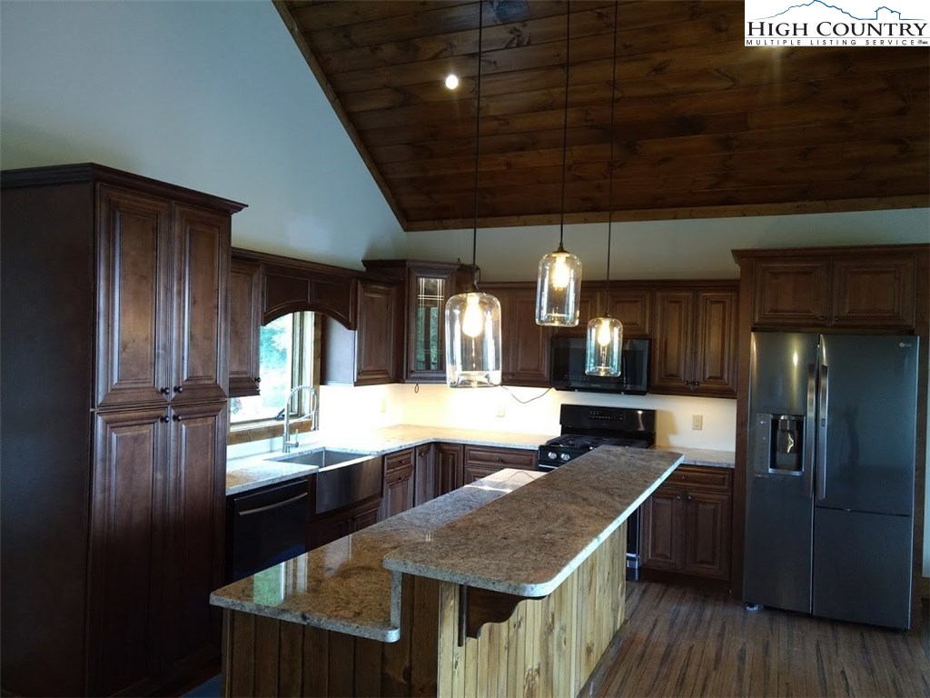 197 Apache Lane Boone, NC 28607 - Photo 7 of 20 Gallery Image 7