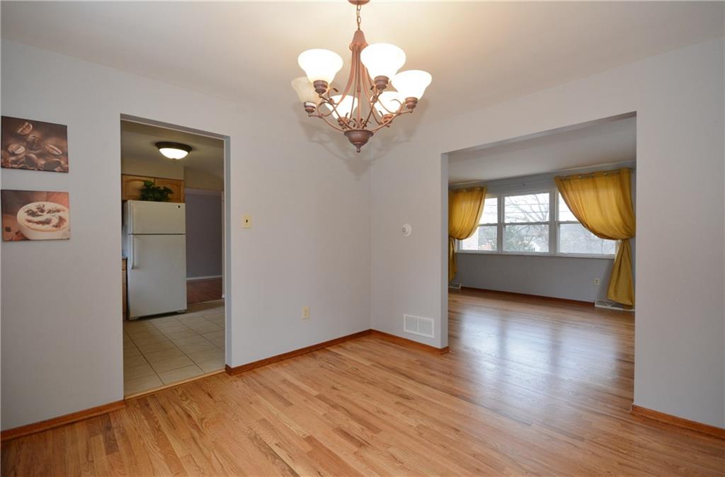 9002 Willoughby Road Pittsburgh, PA 15237 - Photo 7 of 24 Dining room