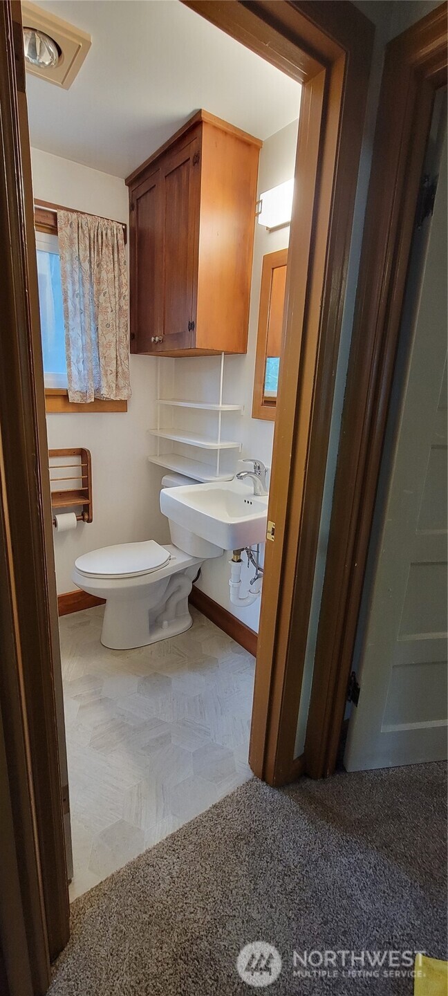 309 Bates Street Southwest Tumwater, WA 98512 - Photo 12 of 20