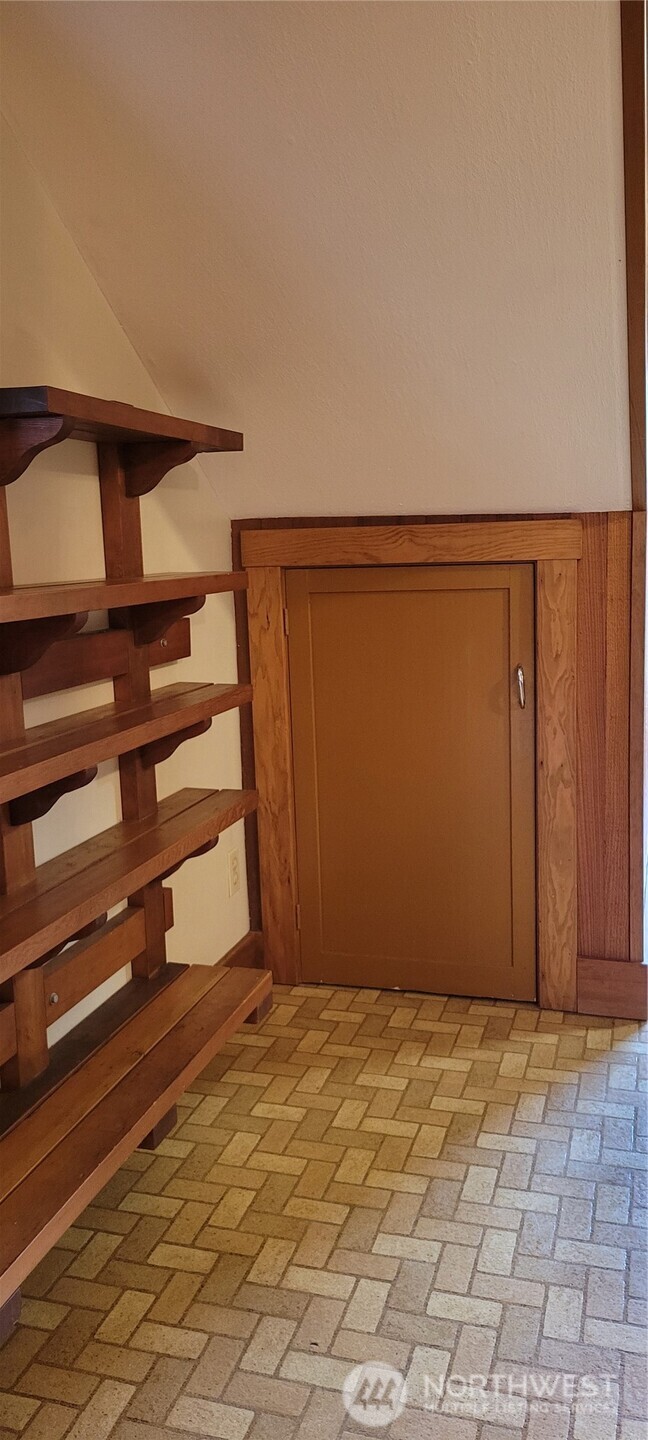 309 Bates Street Southwest Tumwater, WA 98512 - Photo 14 of 29