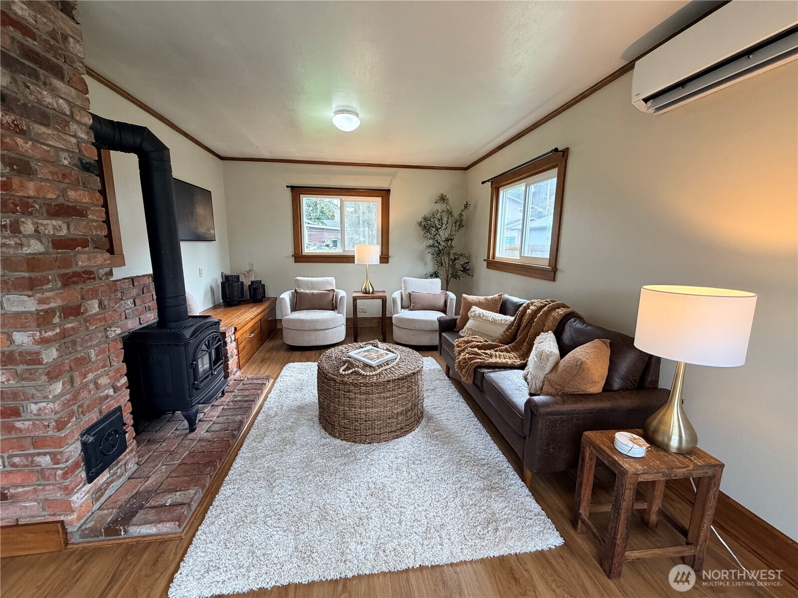 309 Bates Street Southwest Tumwater, WA 98512 - Photo 4 of 20
