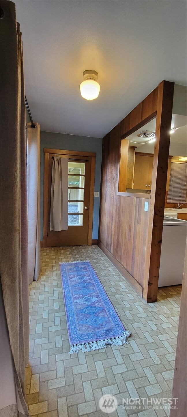 309 Bates Street Southwest Tumwater, WA 98512 - Photo 5 of 29