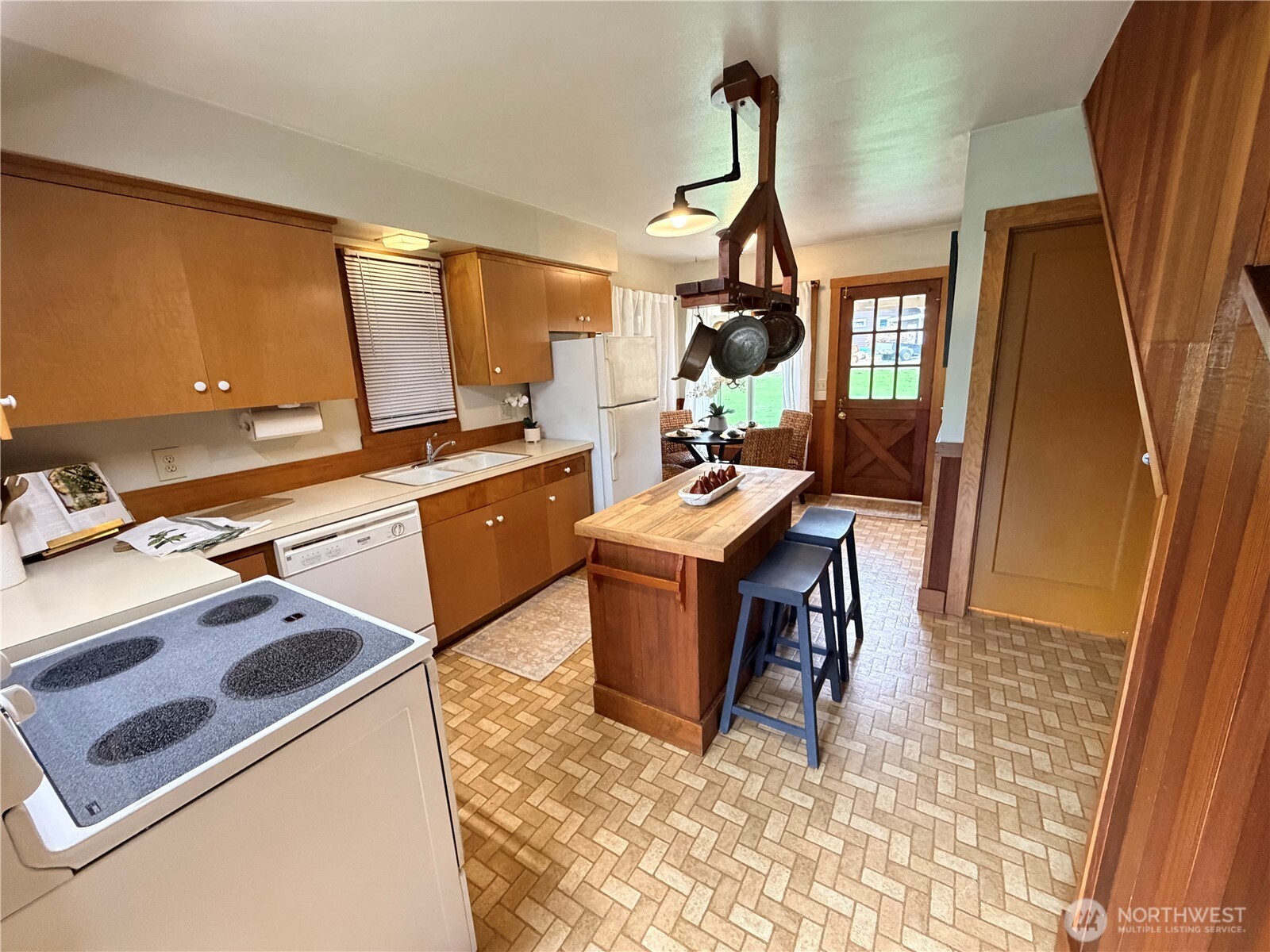 309 Bates Street Southwest Tumwater, WA 98512 - Photo 7 of 20