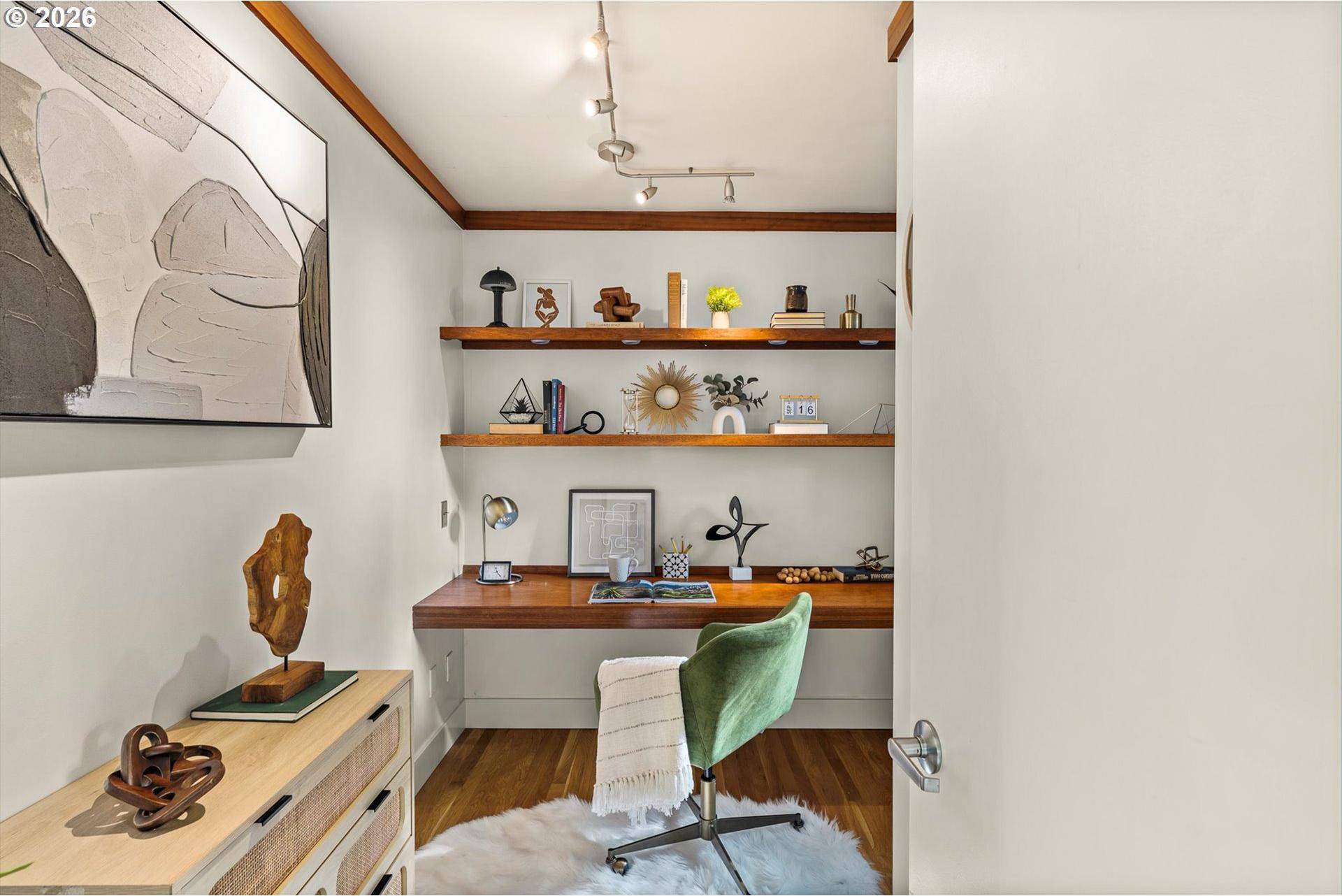 4915 Southwest Barnes Road Portland, OR 97221 - Photo 20 of 42 Gallery Image 20