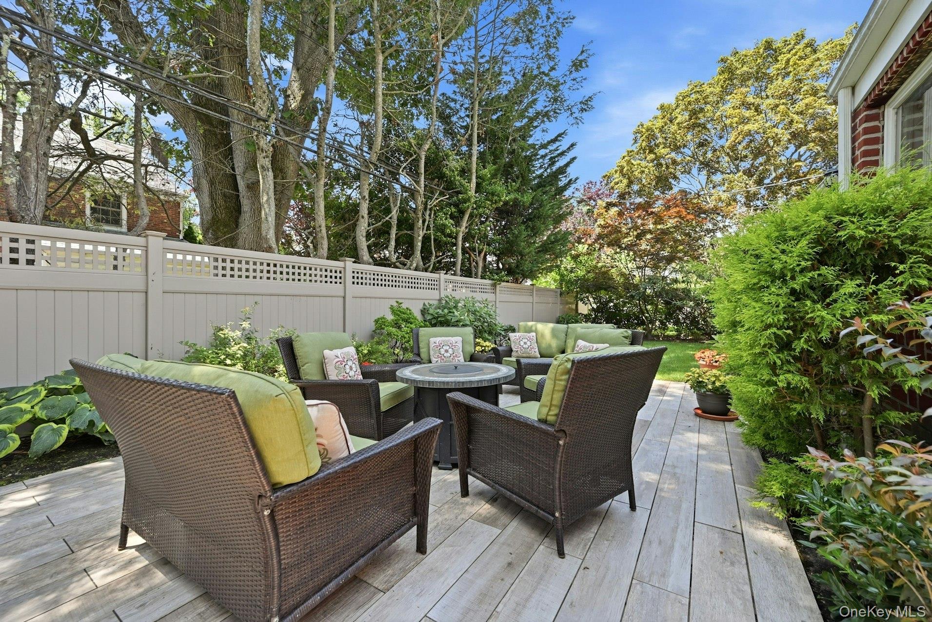 58 Reeve Road Rockville Centre, NY 11570 - Photo 31 of 35 Gallery Image 31