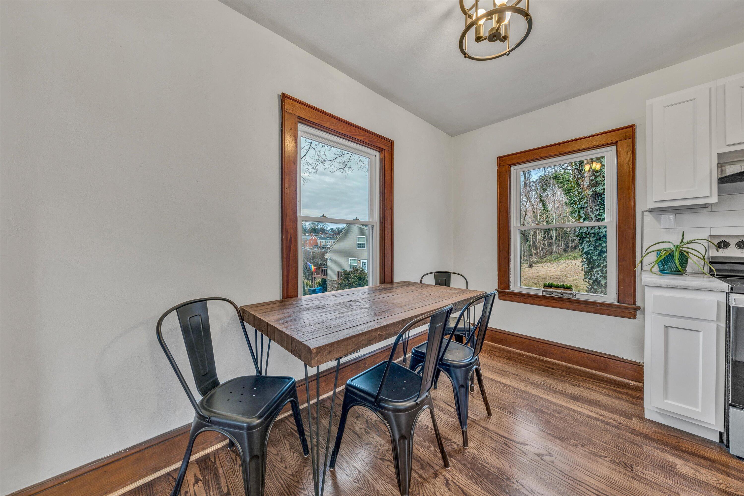 1927 Langdon Road Southwest Roanoke, VA 24015 - Photo 5 of 25 05-DSC00007