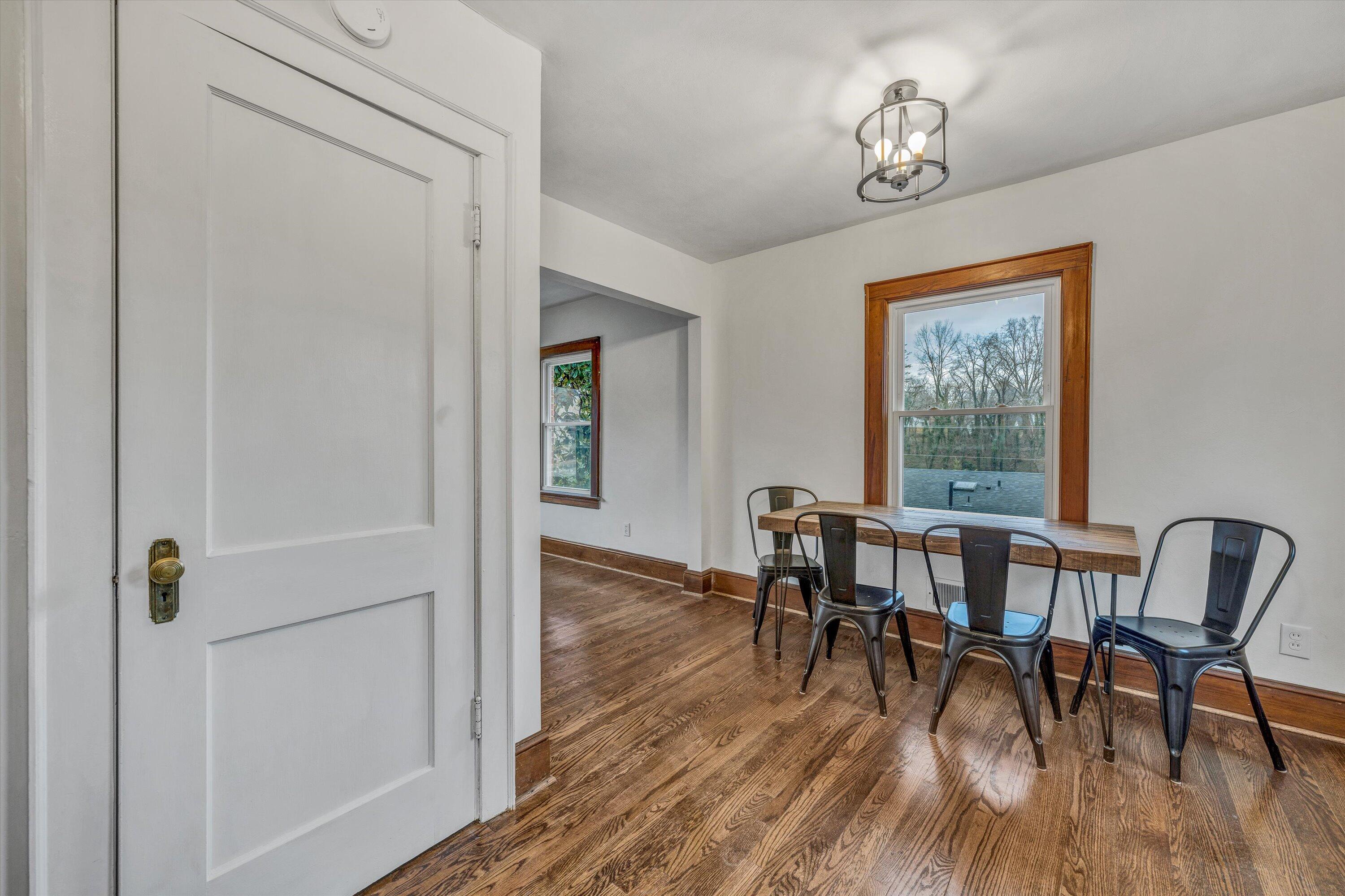 1927 Langdon Road Southwest Roanoke, VA 24015 - Photo 8 of 25 08-DSC00016