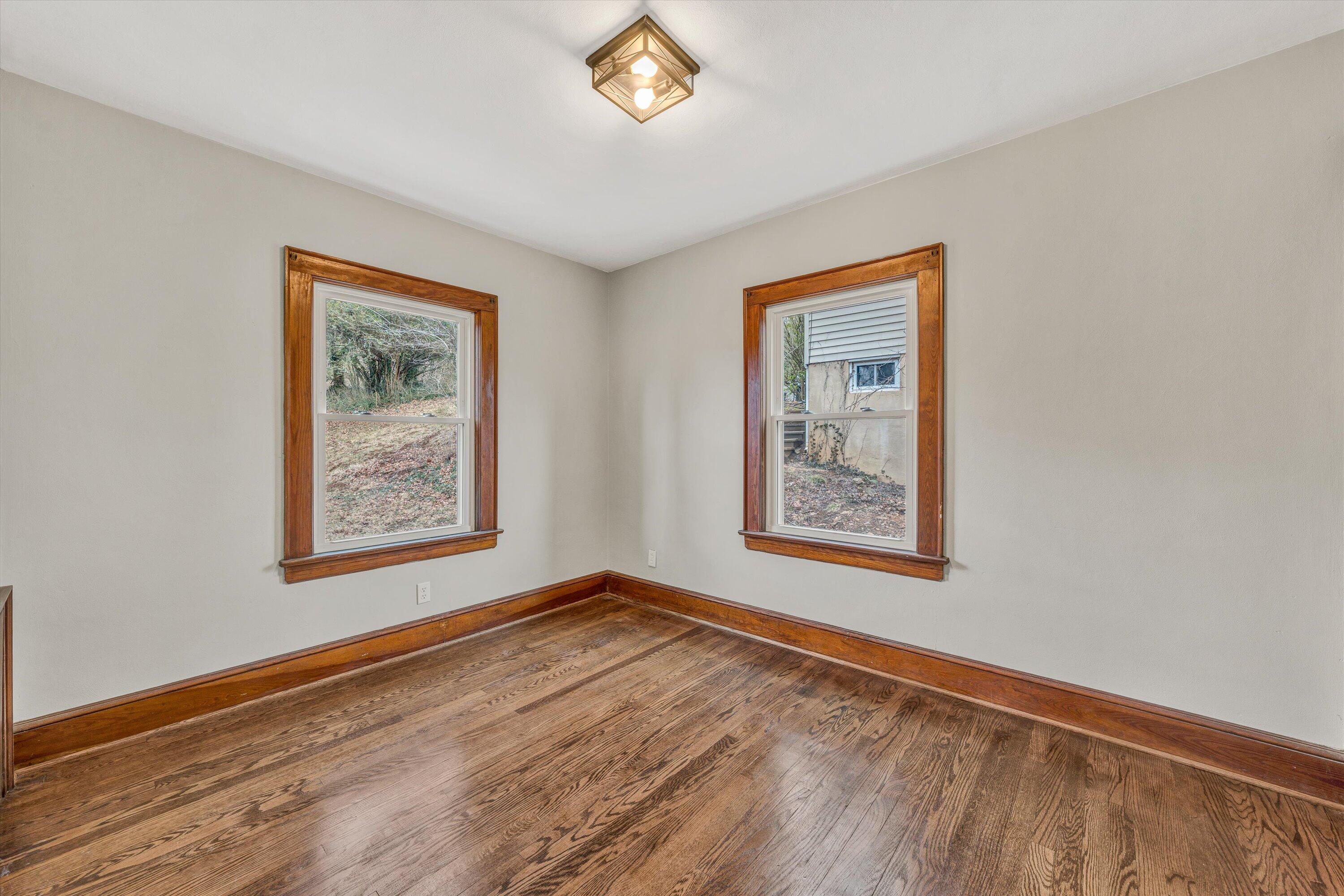 1927 Langdon Road Southwest Roanoke, VA 24015 - Photo 10 of 25 10-DSC00022