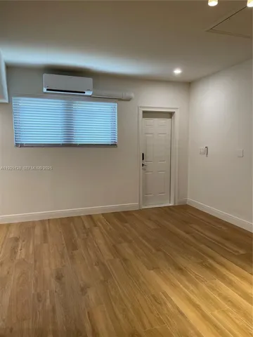 $1,575 | Miami-Dade County, Miami, FL 33184